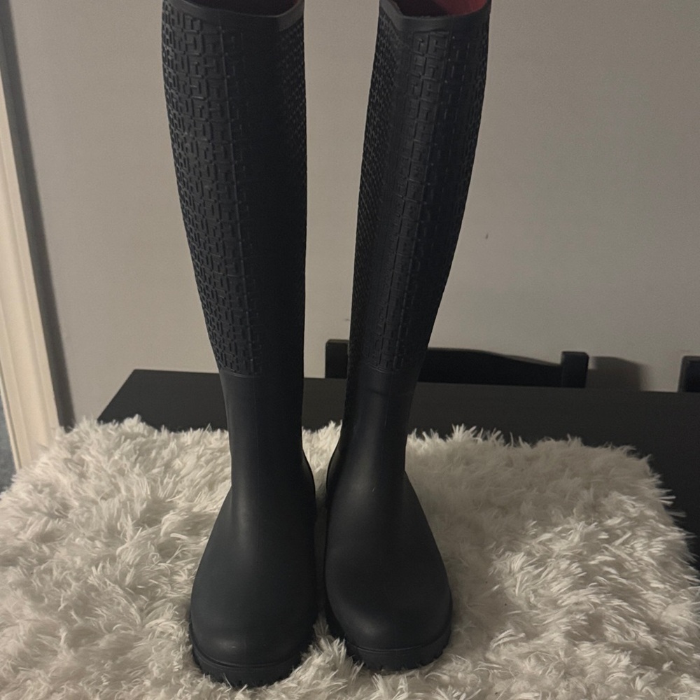 Tommy Hilfiger Black Textured Rain Boots